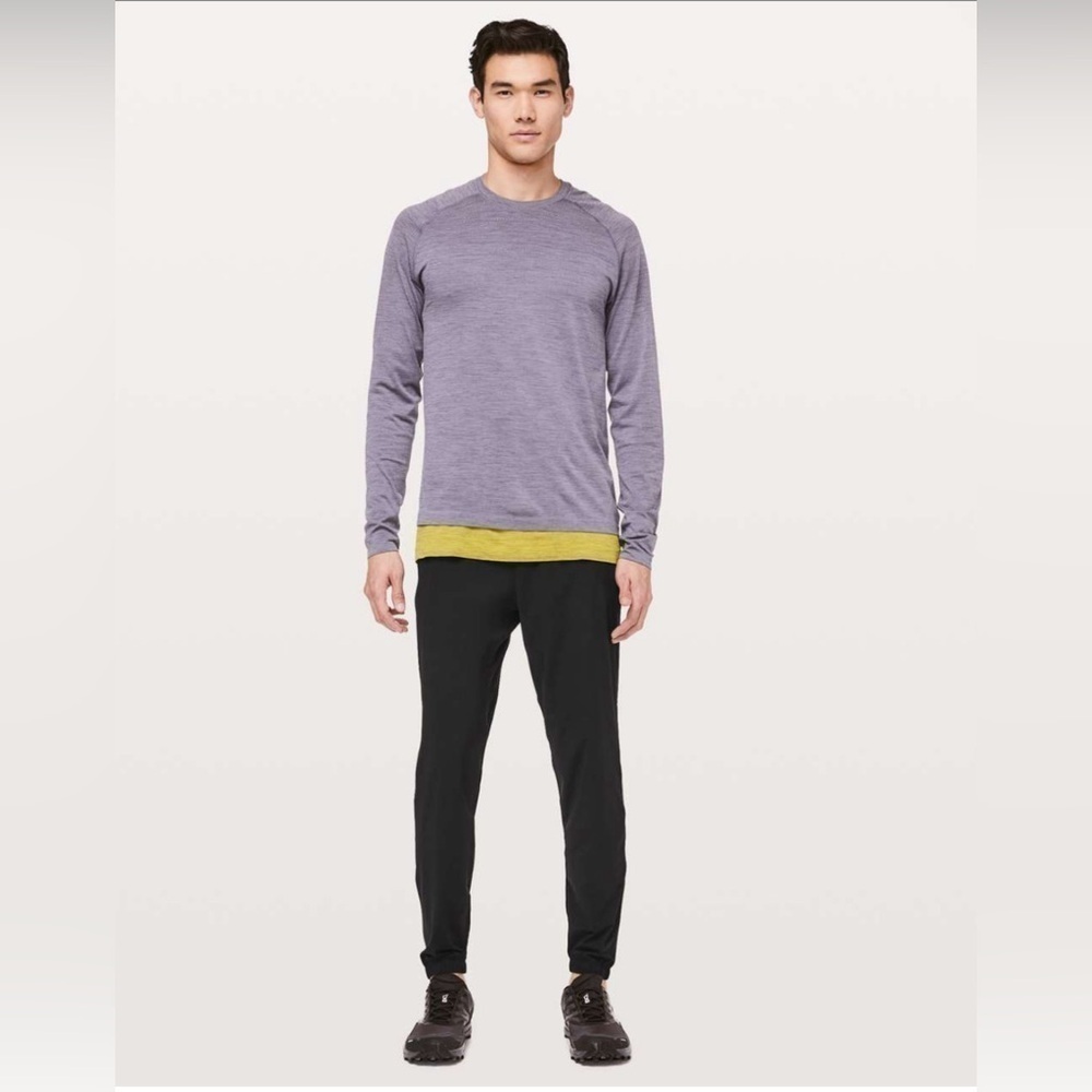 Lululemon Surge Jogger *29"
Black Size Small